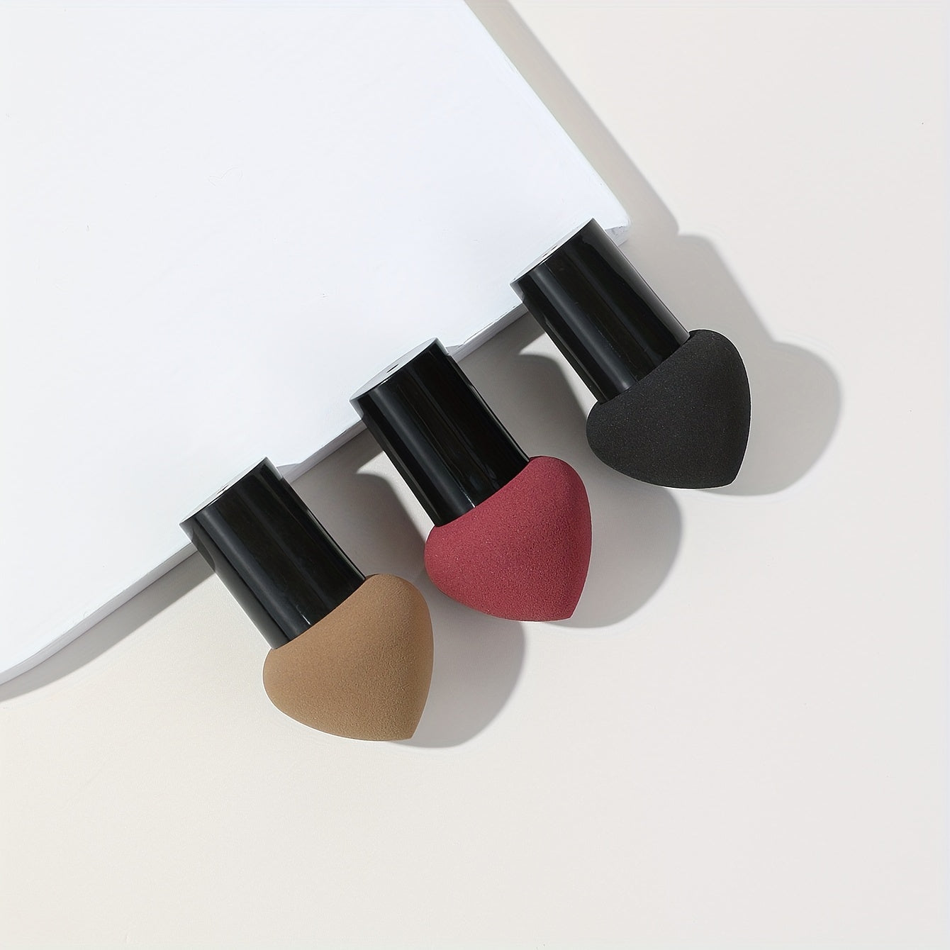 Uniseks latekssiz qo‘ziqorin makiyaj cho‘plami, go‘zallik pufli va tutqich bilan