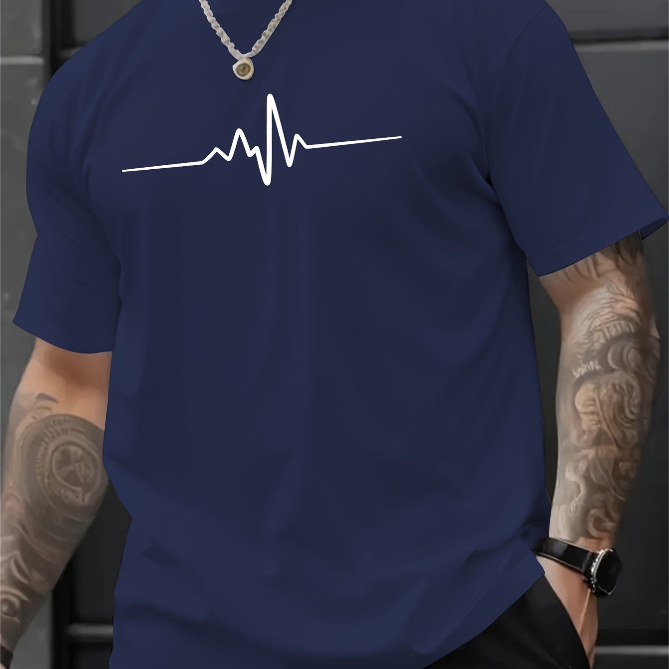 Erkaklar uchun zamonaviy yozgi krujkali qisqa qo'l sport futbolkasi, har qanday holat uchun mukammal.