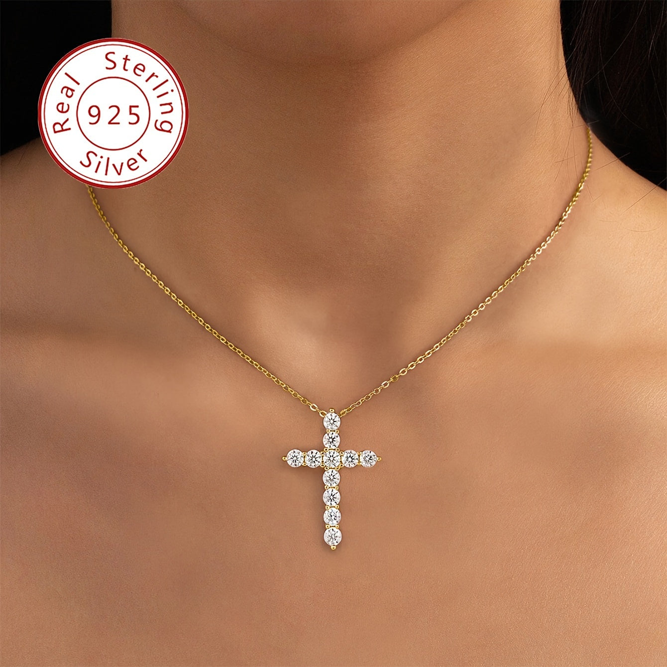 Collar con cruz de plata de ley con piedras de moissanita para bodas