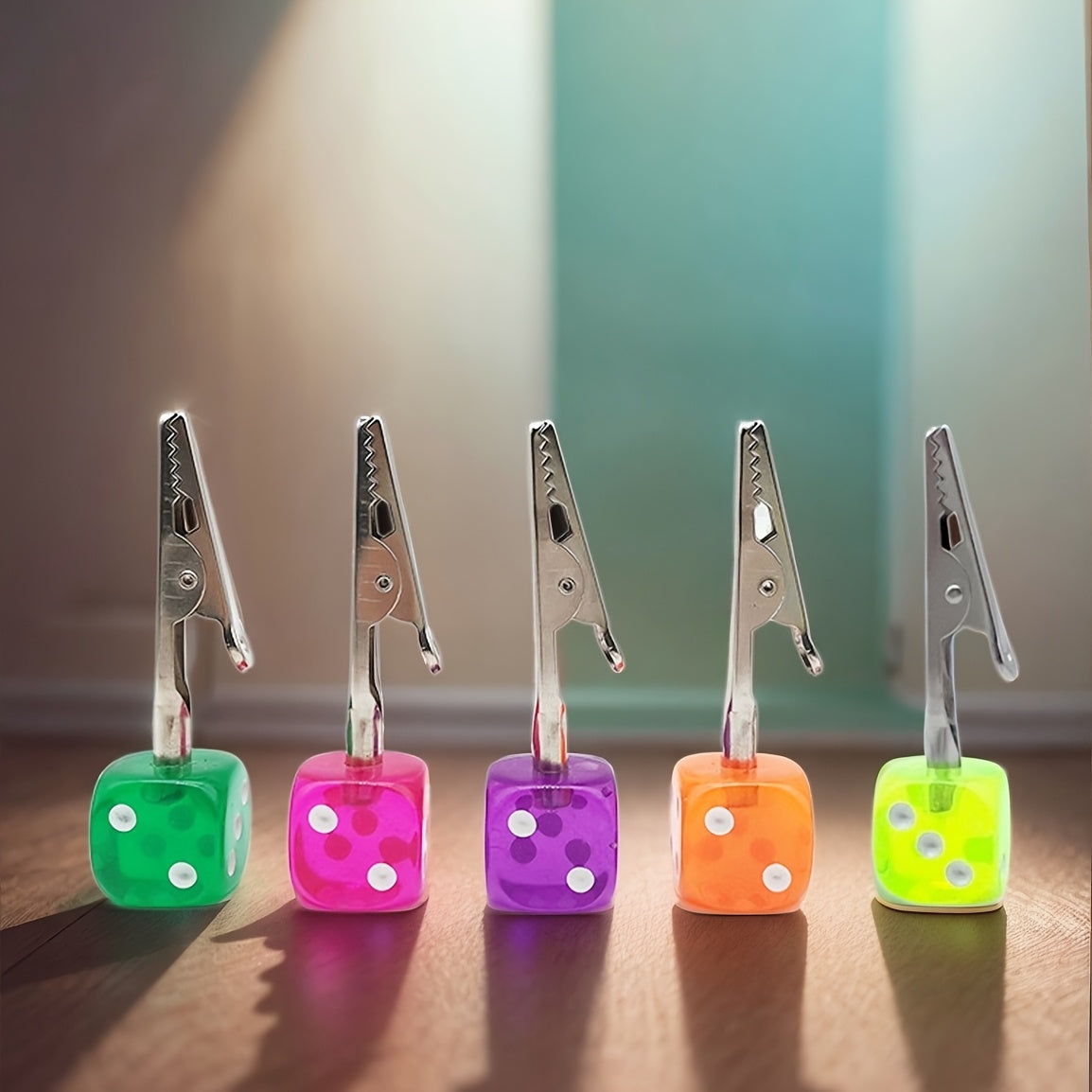 Multicolor Acrylic Dice-Shaped Paper Clip for Office and Tobacco Use