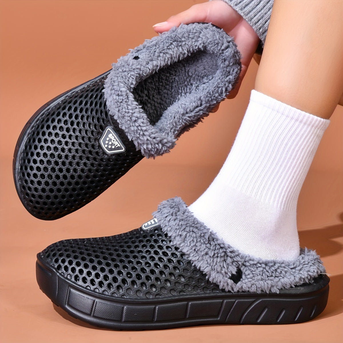 Women's Hollow Out Clogs Slip-On Plush Lined Warm Casual Shoes Plus Size