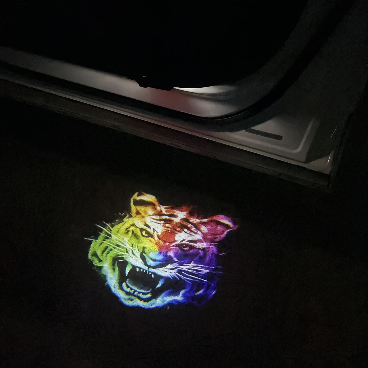 Светодиодные проекторы логотипа на дверях автомобиля с колпачками на вентиль и подсветкой порога