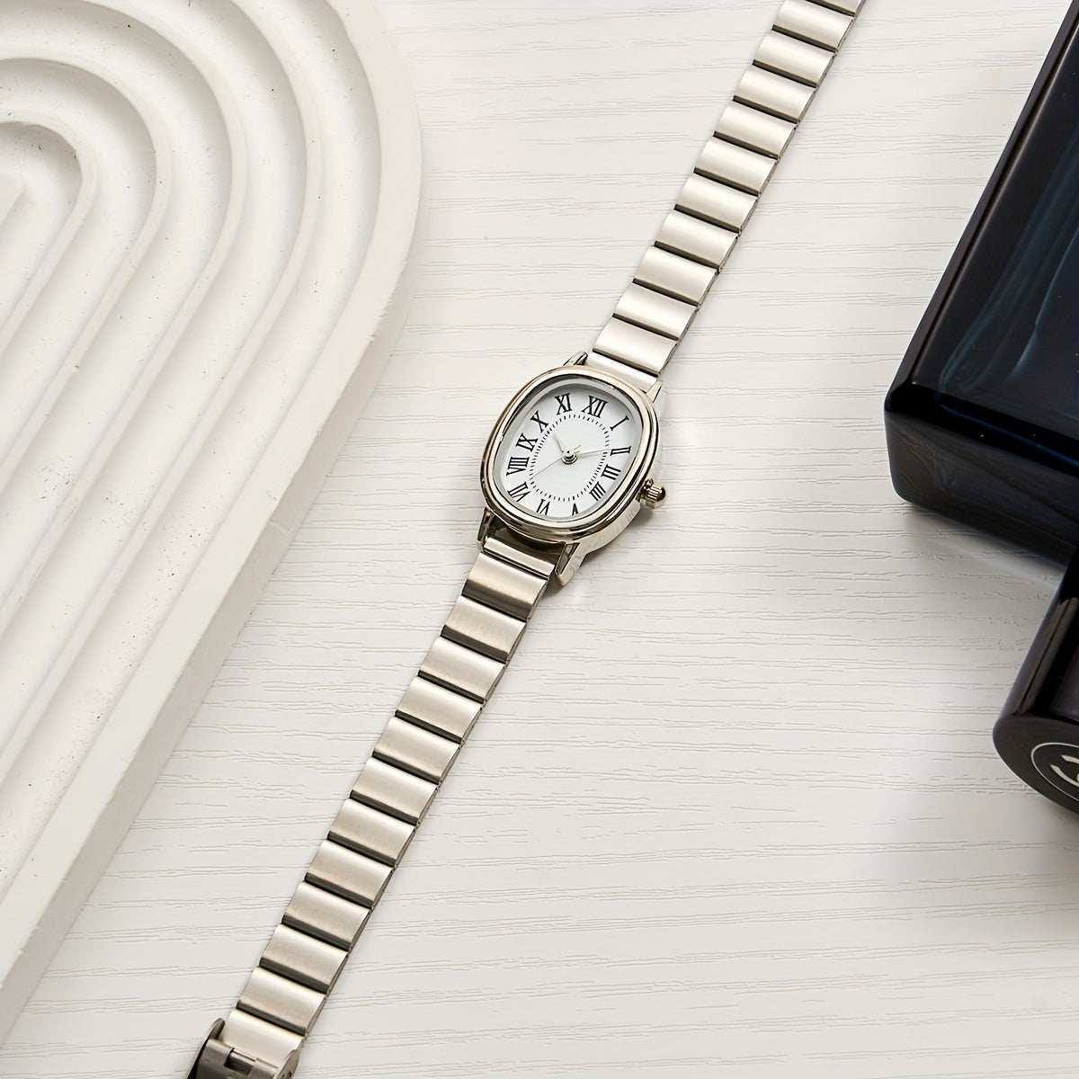 Lady's Quartz Watch Korean-Inspired Design Slim Elegant Timepiece