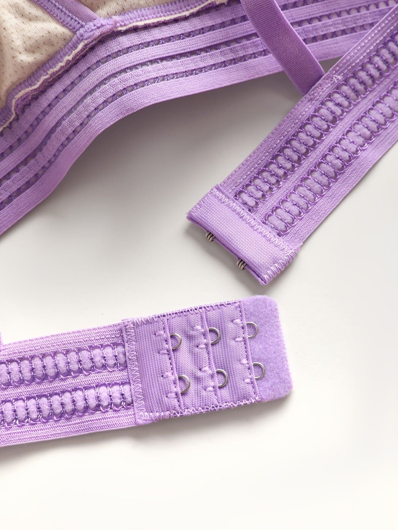 Set of 5 Wireless Bras with Ribbed Texture Soft Breathable Fabric Adjustable Straps