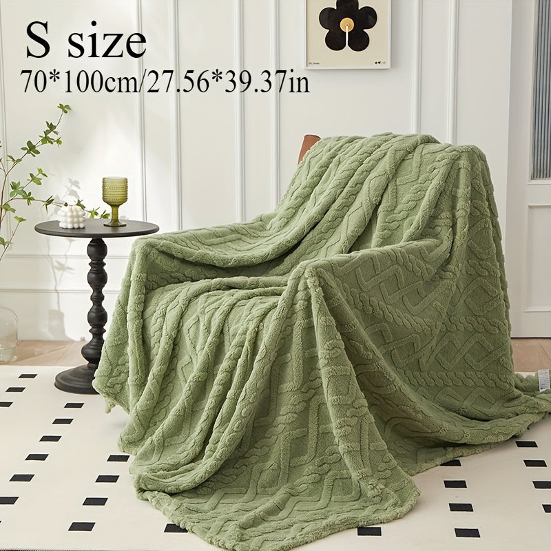 Coral Fleece Blanket with Diamond Pattern Ultra-Soft Warm Lightweight Polyester for Bed Sofa Travel