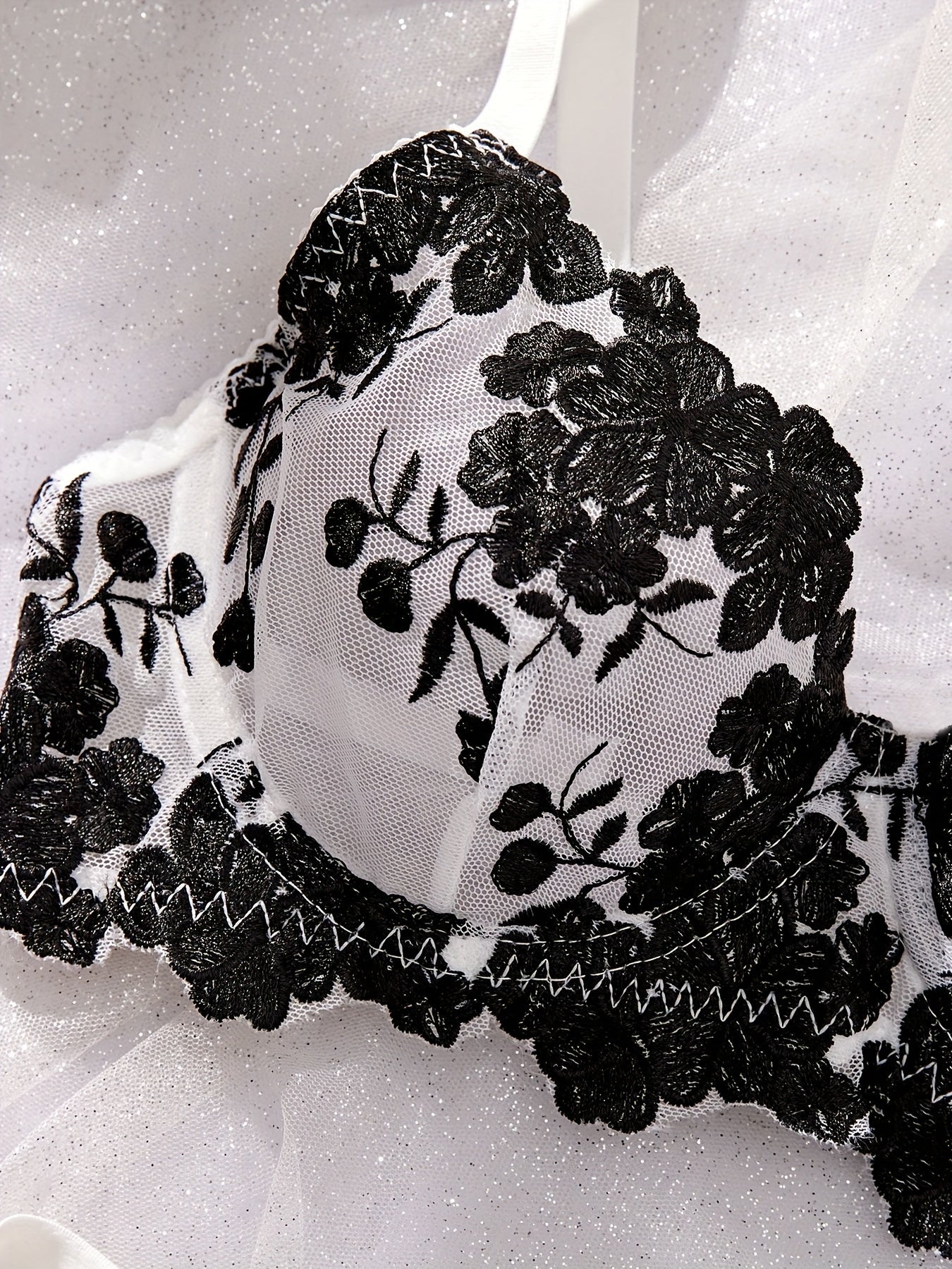 Ikkita ingichka yelka tasmasi bilan tikilgan ichki kiyim to'plami, Intimates brassiy va ichki kiyim, ayollar uchun sexy kiyimlar