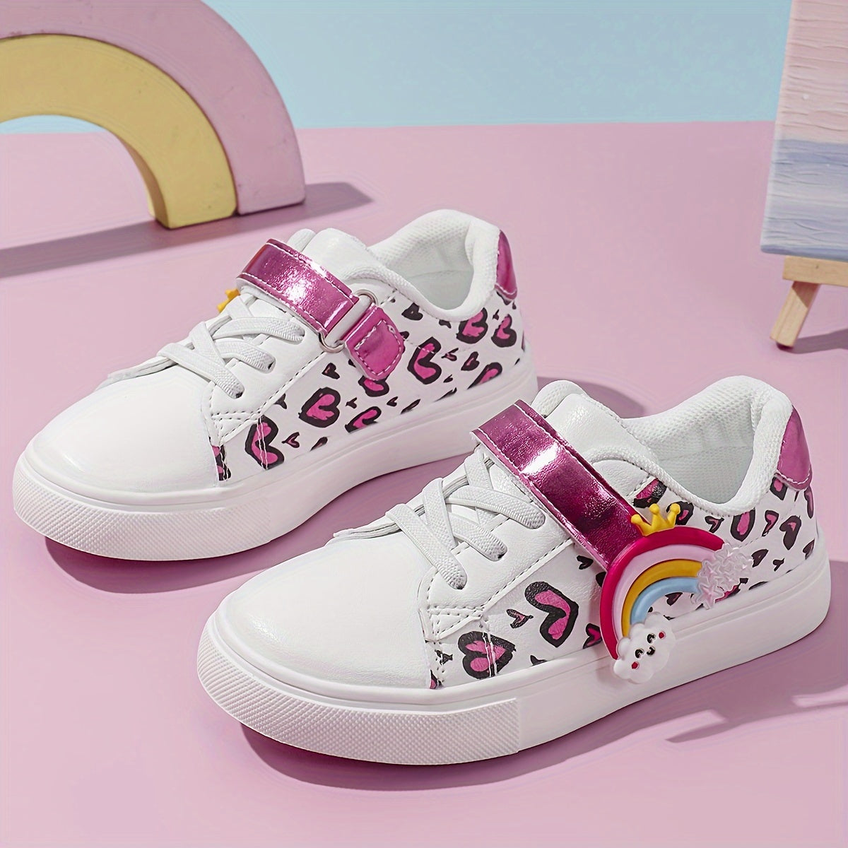 Girls Low Top Sneakers with Heart Rainbow Print Non-Slip Casual Shoes for All Seasons