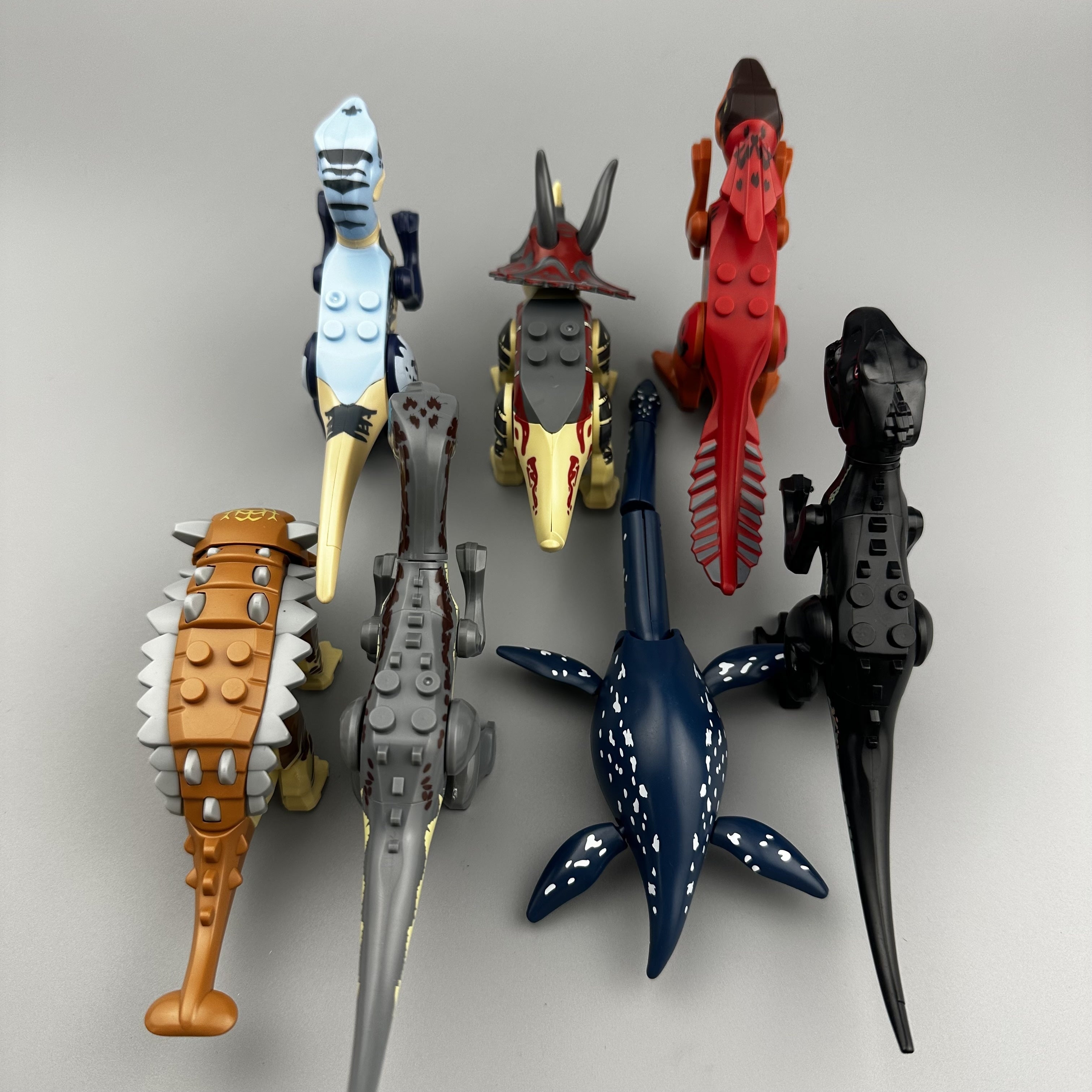 Динозаврические строительные блоки с мини-фигурками для детей от 6 лет